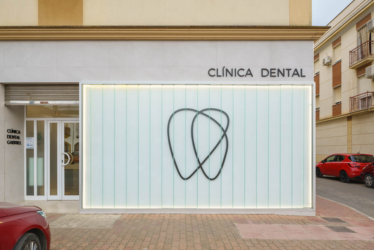 202304 Clínica dental Palma del Río | POA Estudio | Manolo Espaliú - Fotografía de Arquitectura