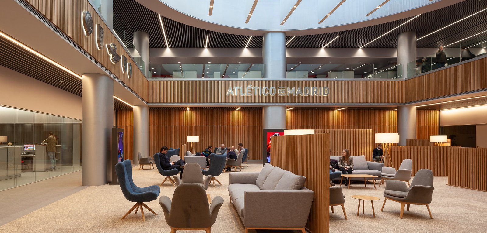 Oficinas Wanda Metropolitano Club Atlético de Madrid  |  Cruz y Ortiz Arquitectos | Manolo Espaliú | Fotografía de Arquitectura
